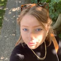 Sitter Profile Image: Danielle Q.