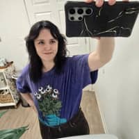 Sitter Profile Image: Vivian H.