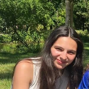 Sitter Profile Image: Maylie M.