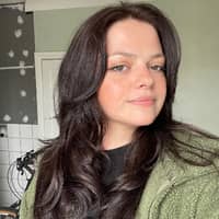 Sitter Profile Image: Freya B.