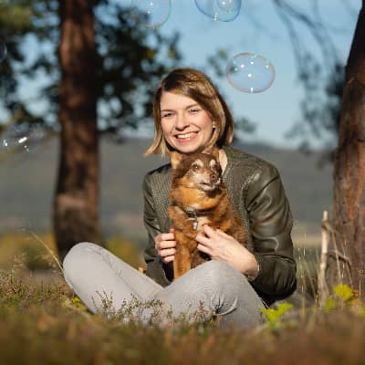 Sitter Profile Image: Laura Marie F.