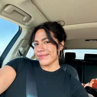 Sitter Profile Image: Romina M.