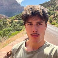 Sitter Profile Image: Riley P.