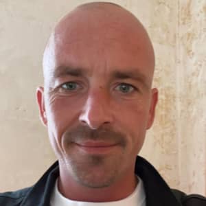 Sitter Profile Image: nikolaz l.