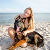 Sitter Profile Image: Leanne S.