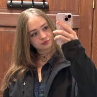 Sitter Profile Image: Isabelle G.