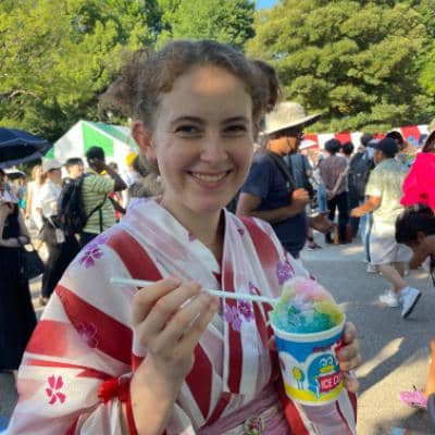 Sitter Profile Image: Lorena A.