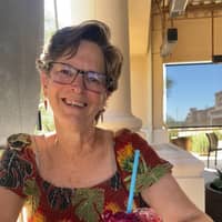 Sitter Profile Image: Laura T.