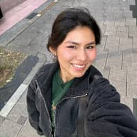 Sitter Profile Image: Melanie V.