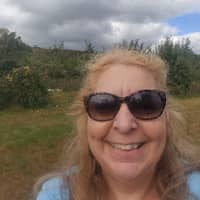 Sitter Profile Image: Deborah H.