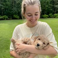 Sitter Profile Image: Isabella M.