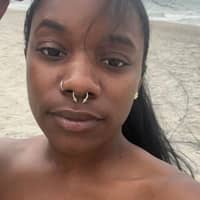 Sitter Profile Image: Vee R.