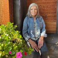 Sitter Profile Image: Linda S.