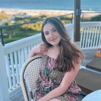 Sitter Profile Image: Abigail R.