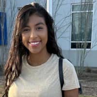 Sitter Profile Image: Emely L.