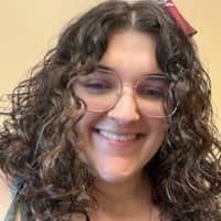 Sitter Profile Image: Izadora I.