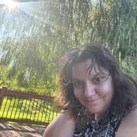 Sitter Profile Image: Elizabeth B.