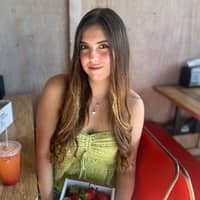 Sitter Profile Image: Elianna M.