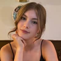 Sitter Profile Image: Olivia F.