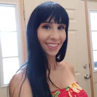 Sitter Profile Image: Lina V.