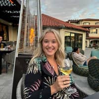 Sitter Profile Image: Lacey L.