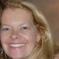 Sitter Profile Image: Lynne R.