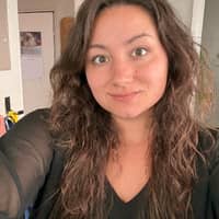 Sitter Profile Image: Sarah T.