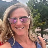 Sitter Profile Image: Laura C.