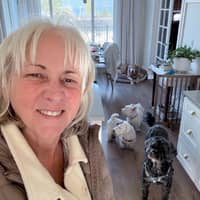 Sitter Profile Image: Roxanne B.