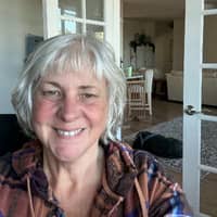 Sitter Profile Image: Roxanne B.