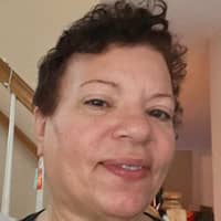 Sitter Profile Image: Robyn J.