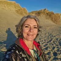 Sitter Profile Image: Shannon E.