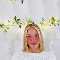 Sitter Profile Image: Lily S.