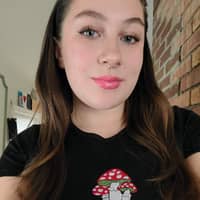 Sitter Profile Image: Zuzalea V.
