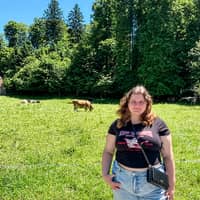 Sitter Profile Image: Isabella H.