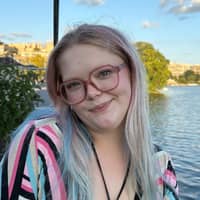 Sitter Profile Image: Aerin K.