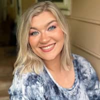 Sitter Profile Image: Lindsay B.