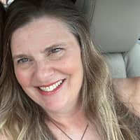 Sitter Profile Image: Julianne H.