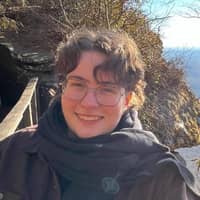 Sitter Profile Image: Hannah R.