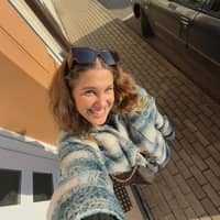 Sitter Profile Image: Veronika S.