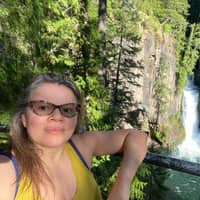 Sitter Profile Image: Diana T.