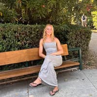 Sitter Profile Image: Lauren K.