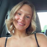 Sitter Profile Image: Zoe S.