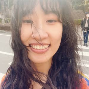 Sitter Profile Image: Jinghan X.