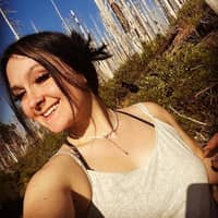 Sitter Profile Image: Naomi D.