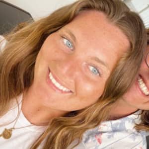 Sitter Profile Image: Lindsay F.