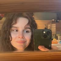 Sitter Profile Image: Olivia F.