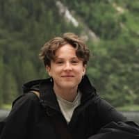 Sitter Profile Image: Sara S.