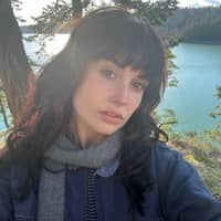 Sitter Profile Image: Isabelle G.