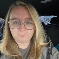 Sitter Profile Image: April W.